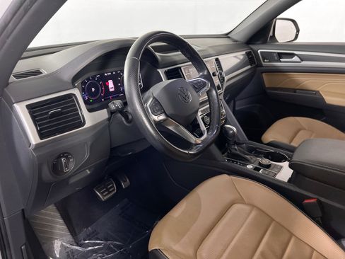 Used 2022 Volkswagen Atlas Cross Sport SEL Premium R-Line image 9