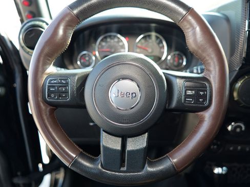 Used 2017 Jeep Wrangler Unlimited Rubicon w/ Dual Top Group image 26