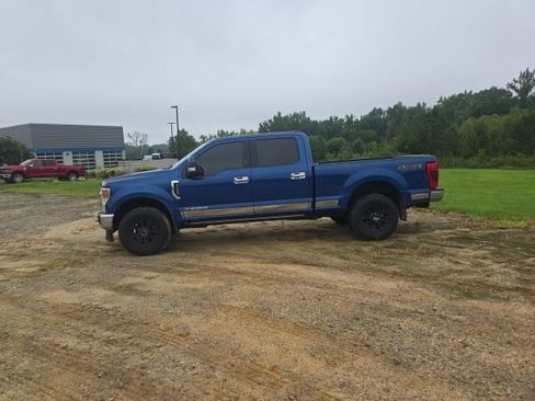 Used 2022 Ford F250 Lariat w/ Lariat Value Package AWD/4WD image 4