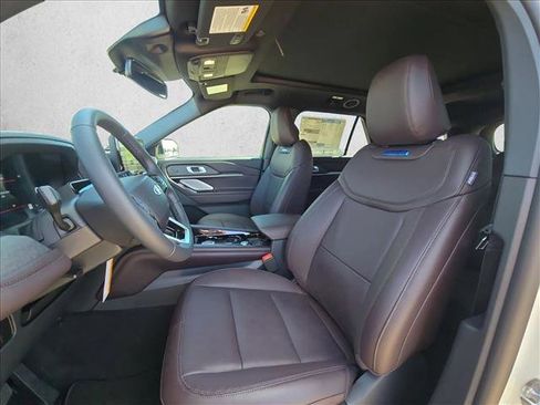 New 2026 Ford Explorer Platinum RWD image 4