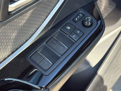 Used 2021 Toyota C-HR Limited image 10