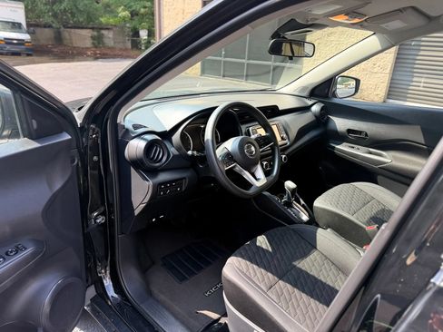 Used 2021 Nissan Kicks S FWD image 13