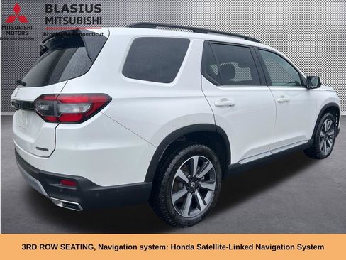 Used 2023 Honda Pilot Touring image 7
