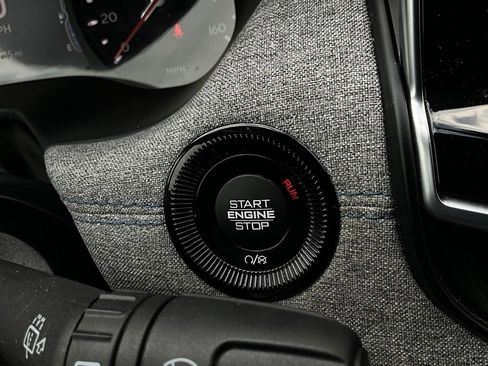 Used 2025 Jeep Compass Latitude image 28