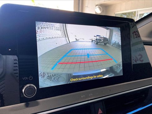 Used 2024 Toyota Prius XLE image 12