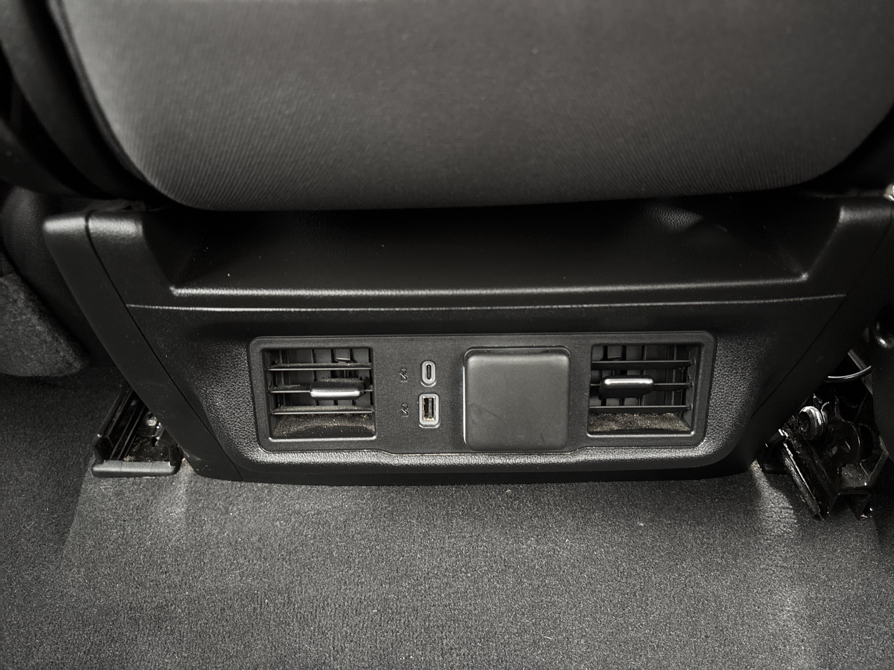 Used 2024 Chevrolet Silverado 1500 LT AWD/4WD image 19