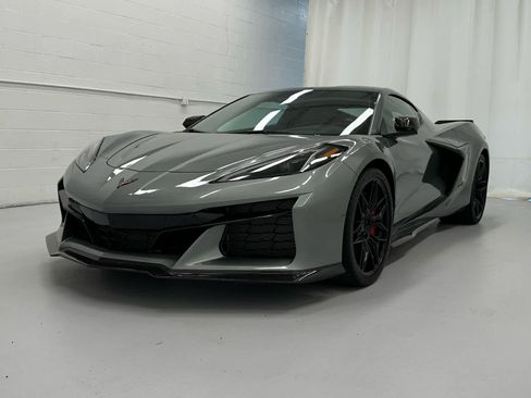 Used 2024 Chevrolet Corvette Z06 w/ Stealth Interior Trim Package RWD image 4