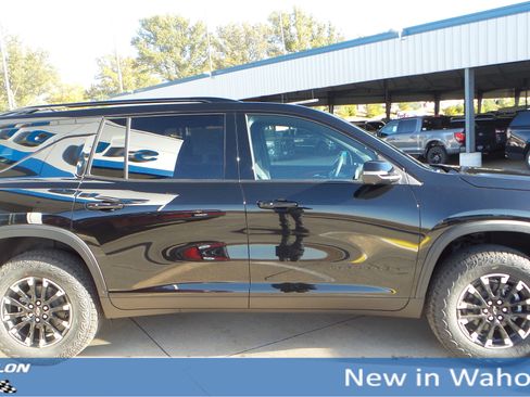 New 2026 Chevrolet Traverse Z71 w/ Enhanced Driving Package image 6