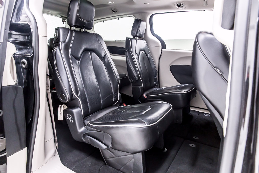 Used 2022 Chrysler Pacifica Limited FWD image 34