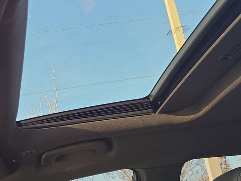 Used 2019 Dodge Charger SRT Hellcat w/ Harman/Kardon Audio Group image 17