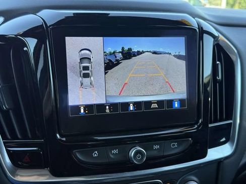 Used 2023 Chevrolet Traverse LT FWD image 26