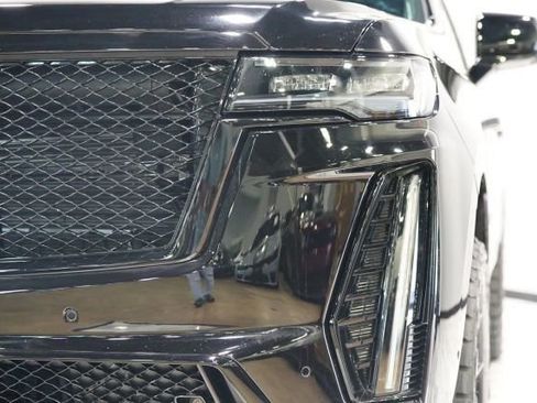 Used 2023 Cadillac Escalade V AWD/4WD image 7