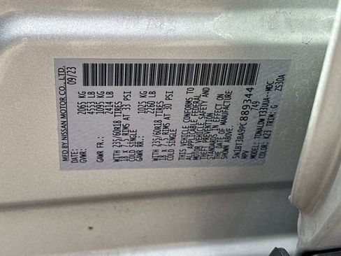 Used 2023 Nissan Rogue SV image 28