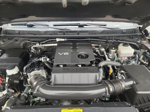 Used 2022 Nissan Frontier SV w/ Technology Package AWD/4WD image 9