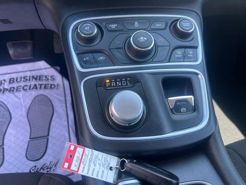 Used 2015 Chrysler 200 LX FWD image 18