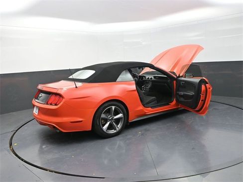 Used 2015 Ford Mustang Convertible w/ Equipment Group 051A image 31