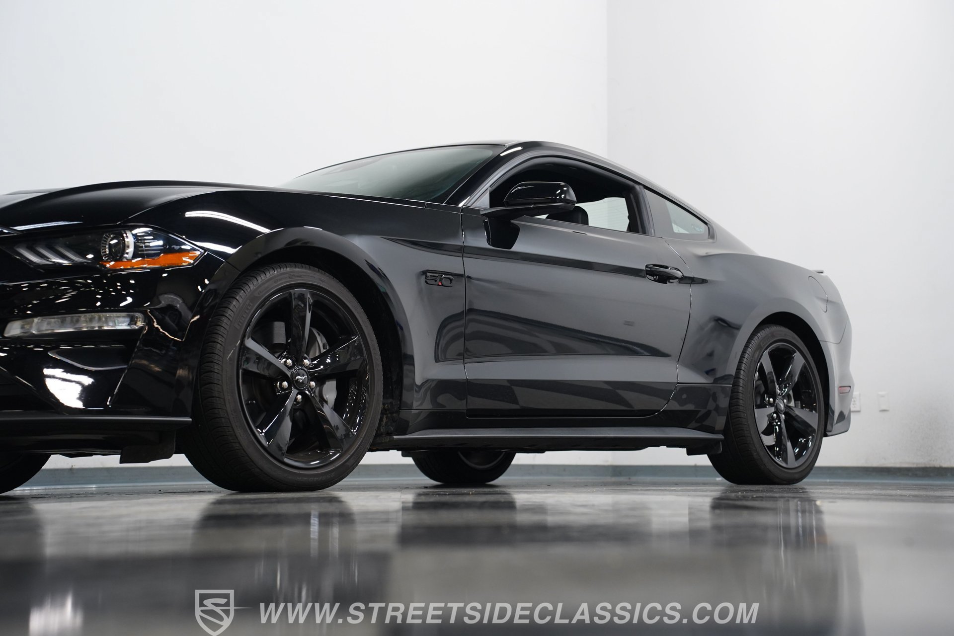 Used 2021 Ford Mustang GT w/ Black Accent Package RWD image 22