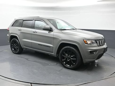 Used 2021 Jeep Grand Cherokee Laredo X AWD/4WD image 7