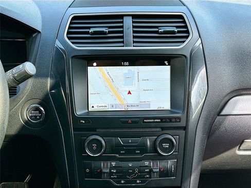 Used 2018 Ford Explorer XLT w/ Equipment Group 202A image 15