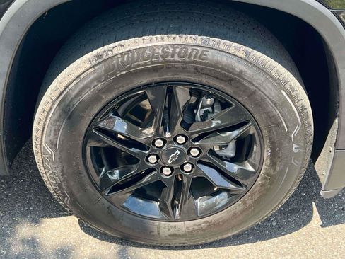Used 2023 Chevrolet Traverse LS w/ Midnight/Sport Edition AWD/4WD image 5