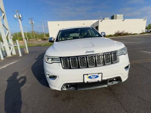 Used 2018 Jeep Grand Cherokee Overland AWD/4WD image 3