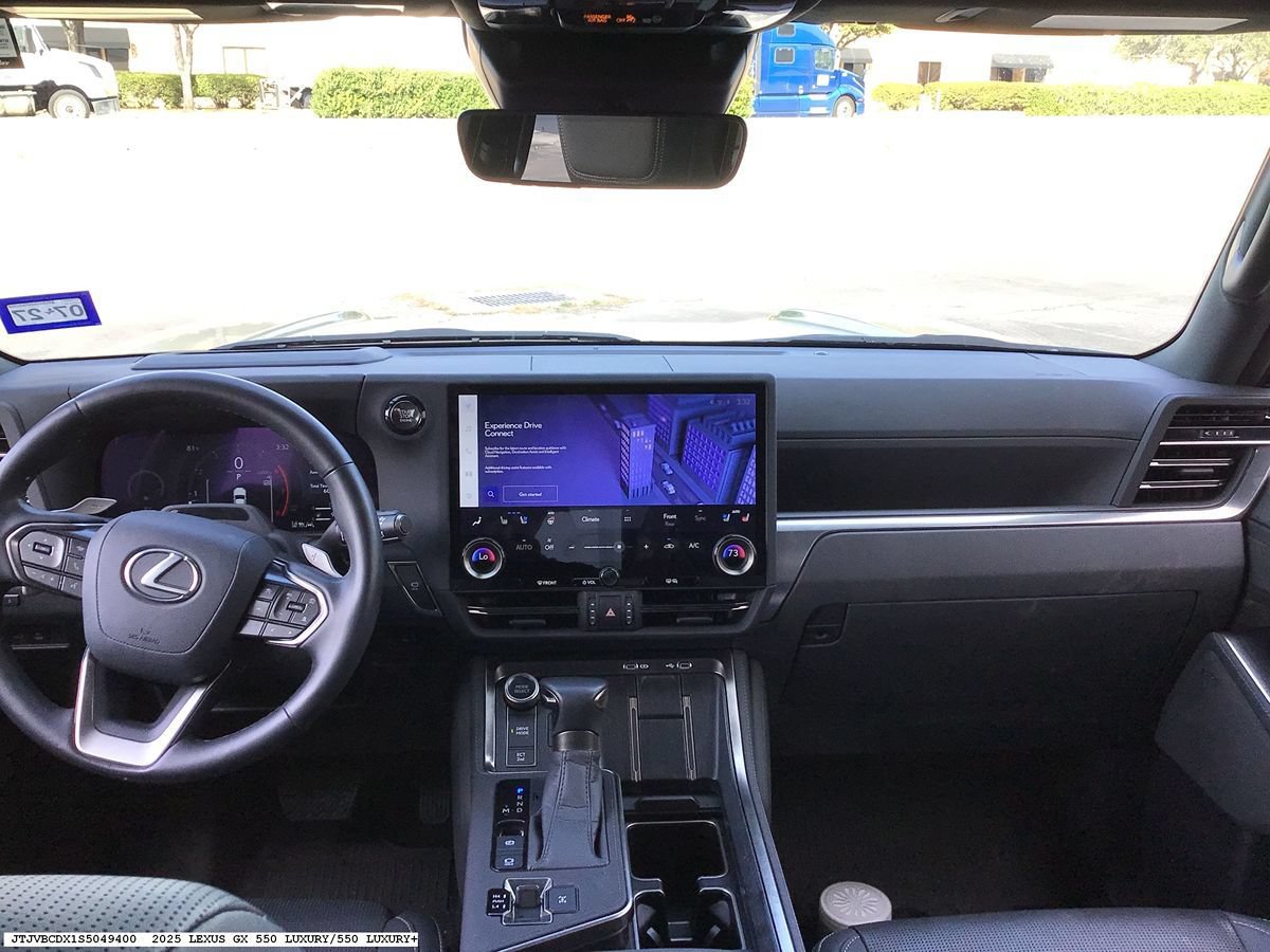 Used 2025 Lexus GX 550 w/ Accessory Package (2T) AWD/4WD image 13