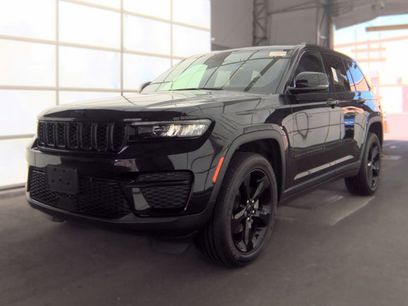 Used 2023 Jeep Grand Cherokee Altitude