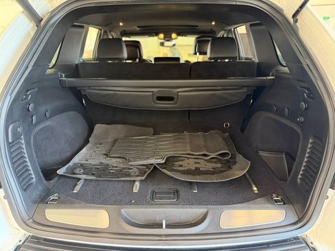 Used 2017 Jeep Grand Cherokee Limited AWD/4WD image 7
