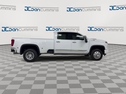 Used 2024 Chevrolet Silverado 3500 High Country w/ High Country Premium Package AWD/4WD image 9