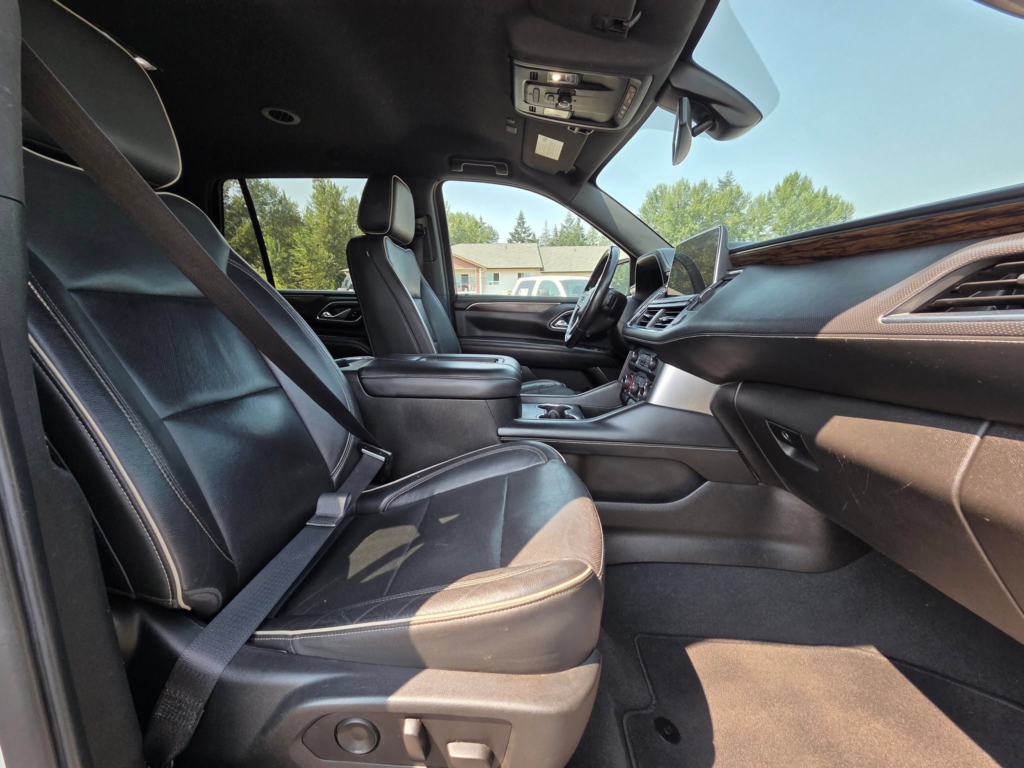 Used 2021 Chevrolet Tahoe Premier AWD/4WD image 32