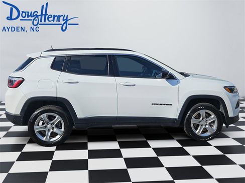 Used 2024 Jeep Compass Latitude image 6
