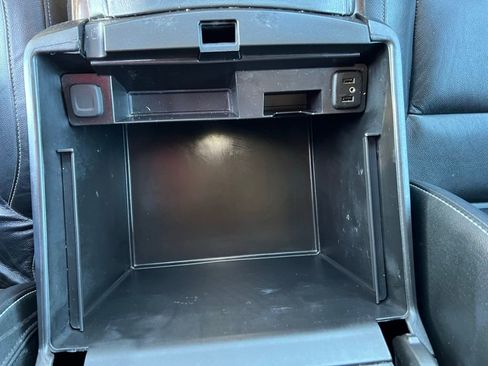 Used 2019 Chevrolet Tahoe LT image 34