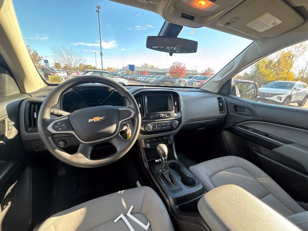 Used 2022 Chevrolet Colorado W/T w/ WT Convenience Package AWD/4WD image 9