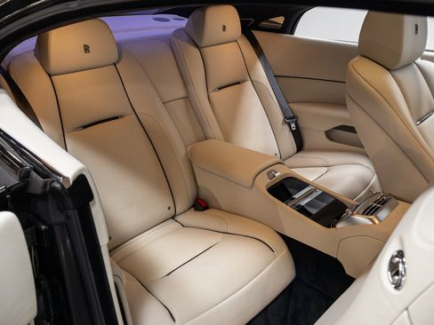 Used 2016 Rolls-Royce Wraith image 21