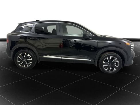 Used 2025 Nissan Kicks SV image 6