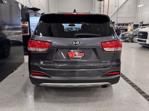 Used 2016 Kia Sorento EX image 33