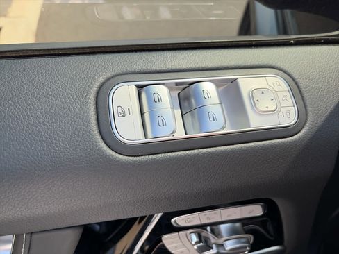 Used 2025 Mercedes-Benz G 550 image 11