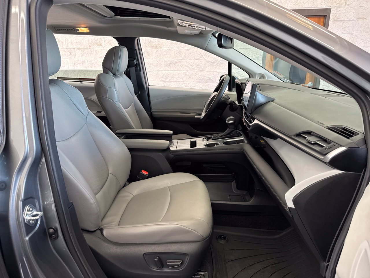 Certified 2026 Toyota Sienna XLE FWD image 52