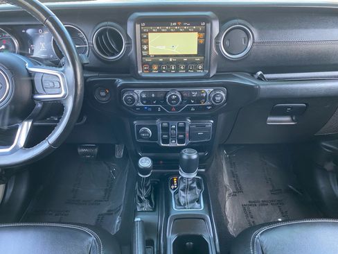 Used 2022 Jeep Wrangler Unlimited Sahara w/ Cold Weather Group AWD/4WD image 11