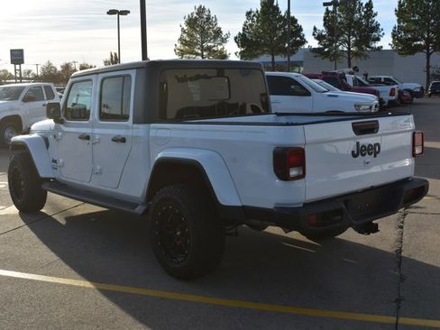 Used 2023 Jeep Gladiator Sport image 7