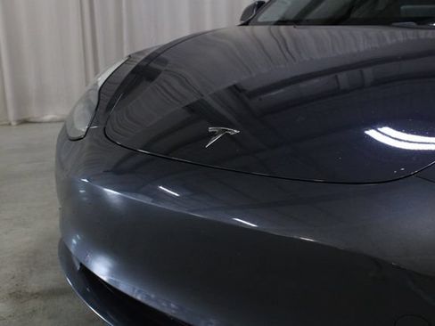 Used 2018 Tesla Model 3 Long Range RWD image 32