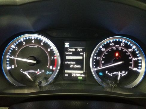 Used 2019 Toyota Highlander XLE FWD image 8