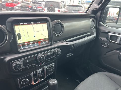 Used 2023 Jeep Gladiator Sport image 36