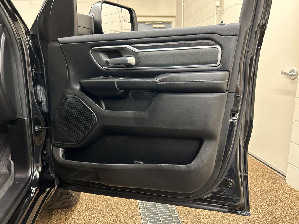 Used 2023 RAM 1500 Big Horn AWD/4WD image 18
