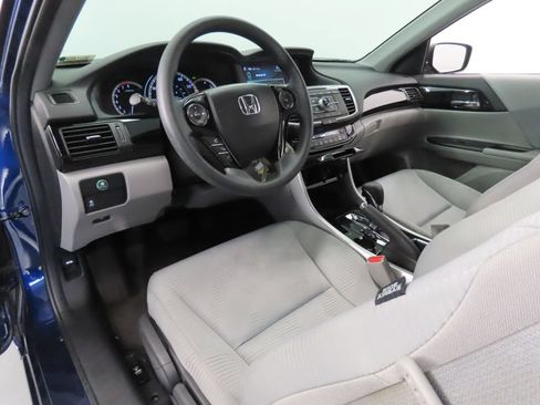 Used 2017 Honda Accord LX image 4