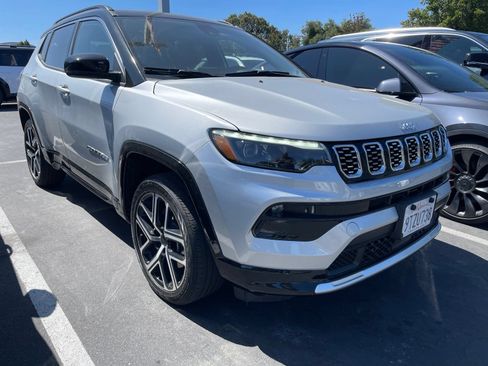 Used 2025 Jeep Compass Limited w/ Elite Group AWD/4WD image 1