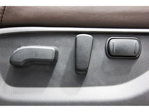 Used 2021 Nissan Armada Platinum w/ Captain's Chairs Package RWD image 37