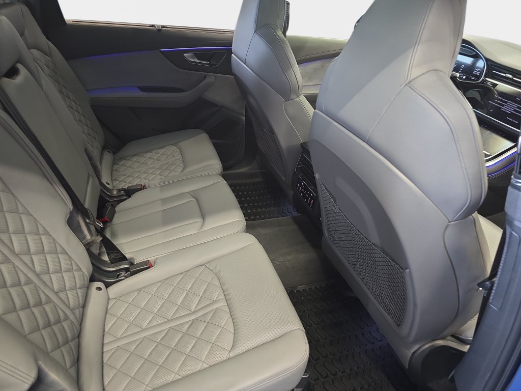 Used 2026 Audi SQ7 Prestige AWD/4WD image 13