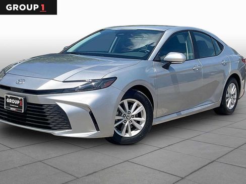 Used 2025 Toyota Camry LE FWD image 1