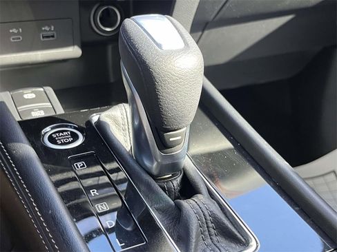 Used 2023 Nissan Kicks SR image 26